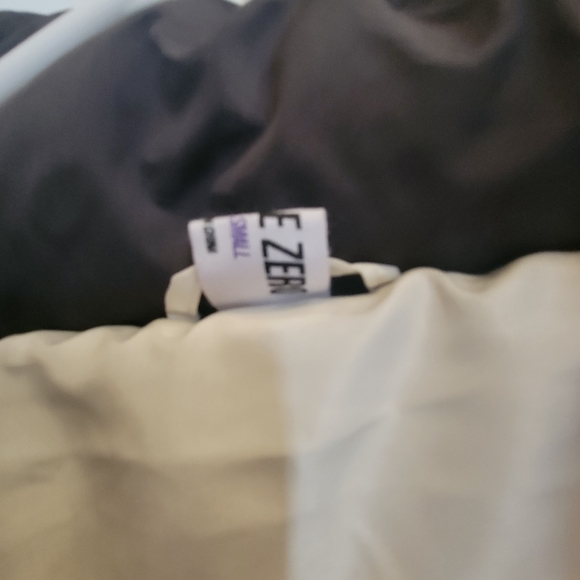 Double Zero Puffer Jacket - Picture 4 of 8